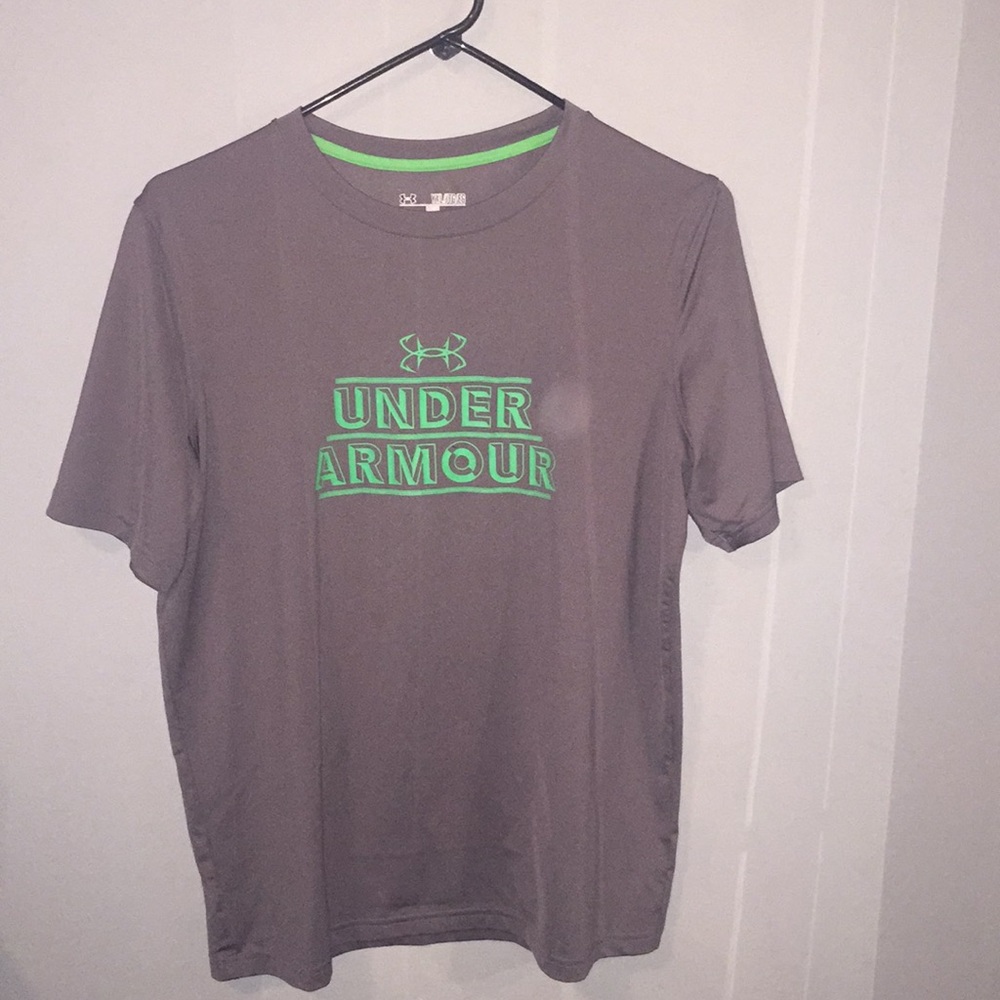 UNDER ARMOR T-shirt